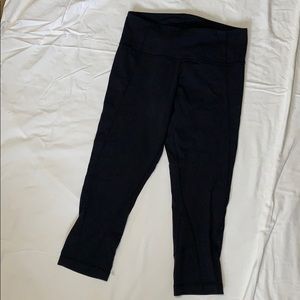 Lululemon Crops- Size 6